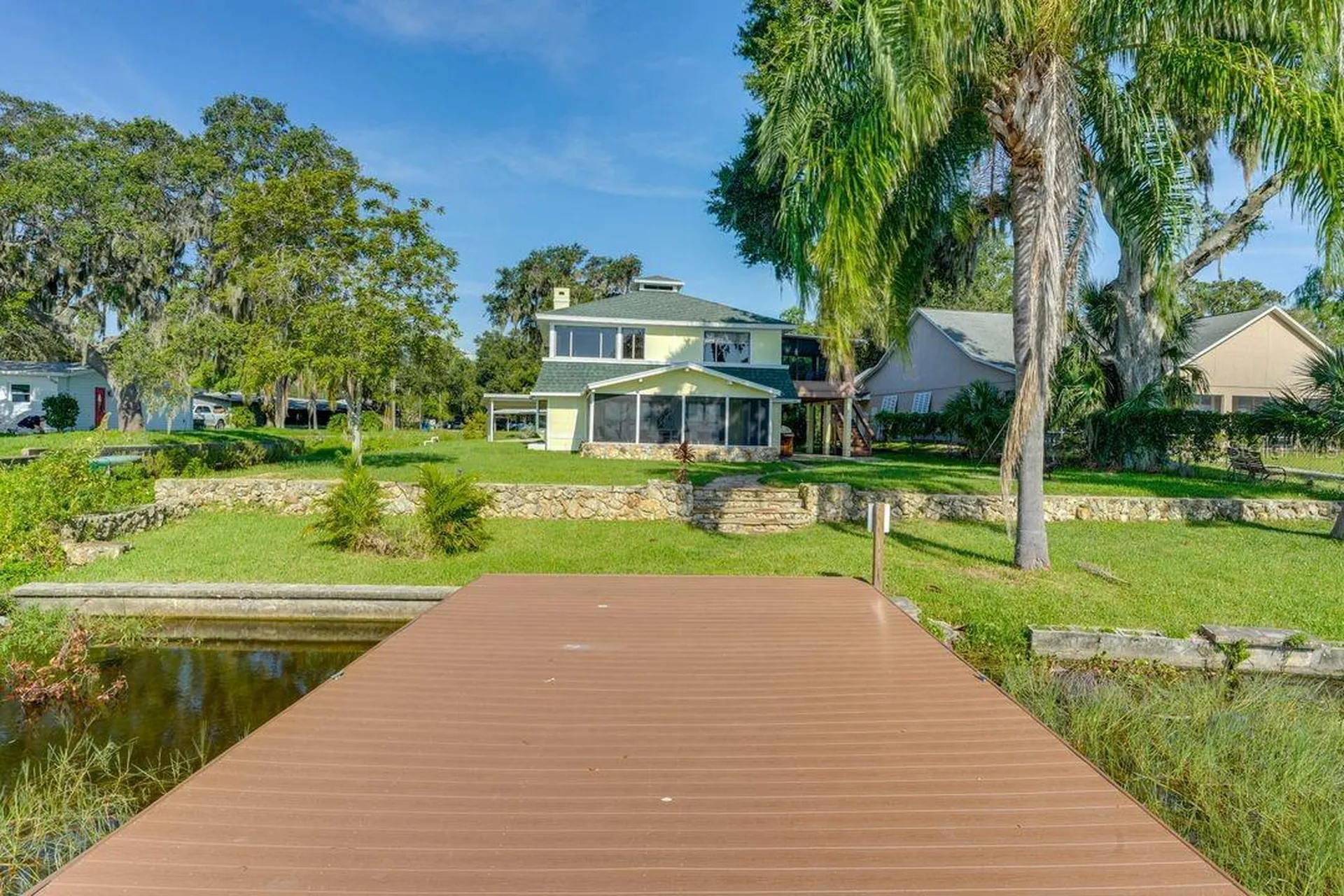 900 N Harbor Terrace Tavares FL 32778