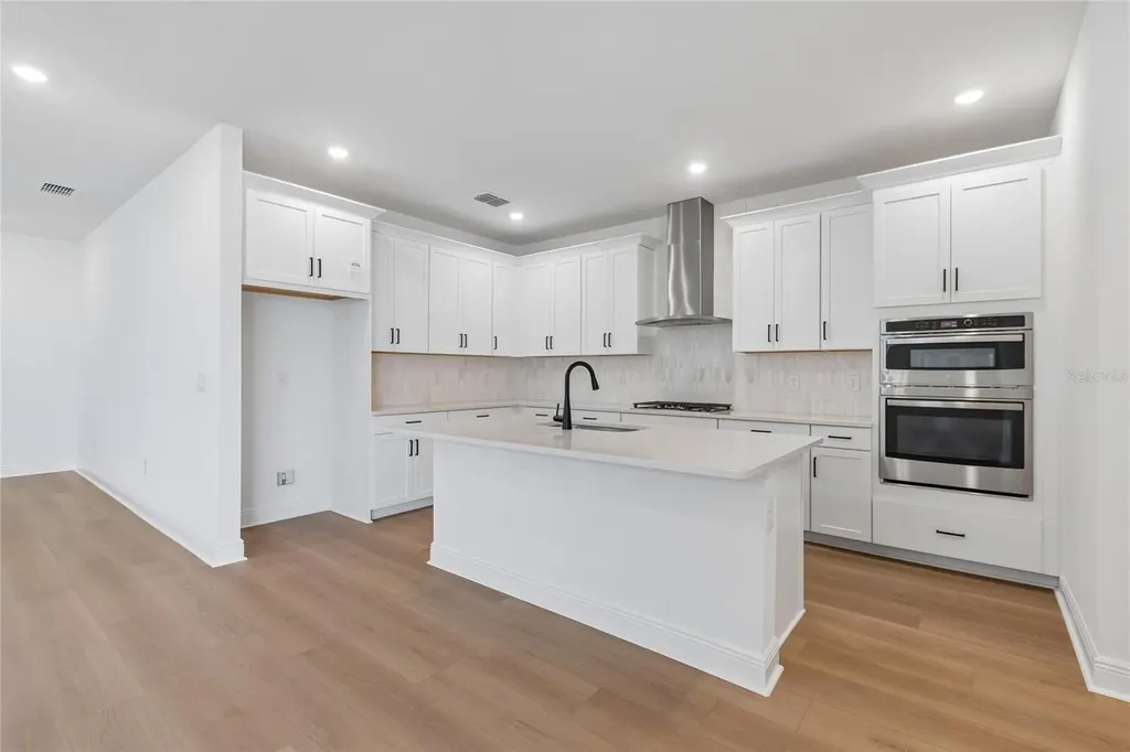 8103 Seaflower Parkway Bradenton FL 34210