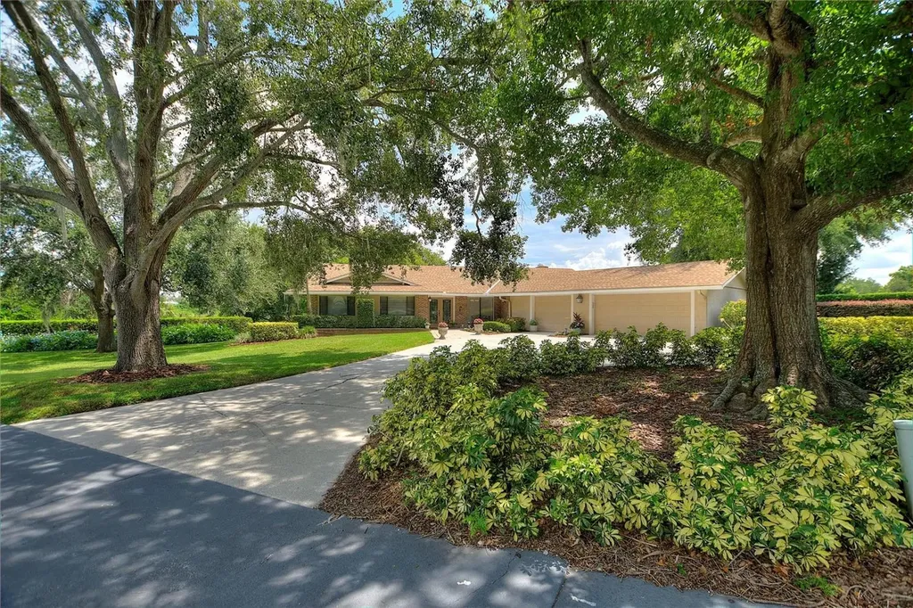 1360 Mirror Terrace NW Winter Haven FL 33881