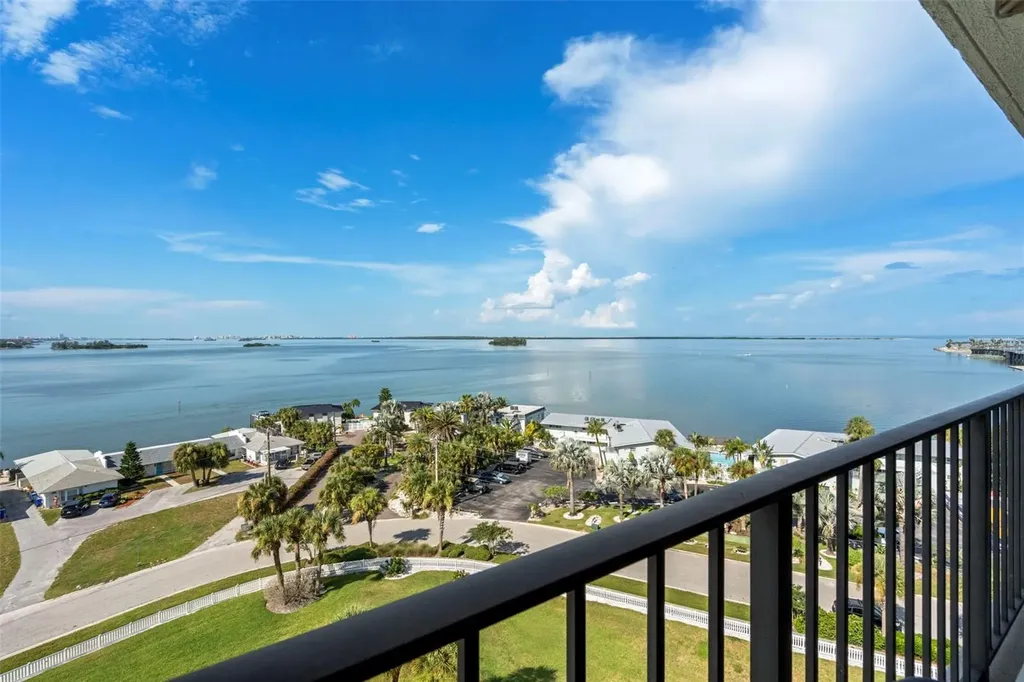 2530 Gary Circle Dunedin FL 34698