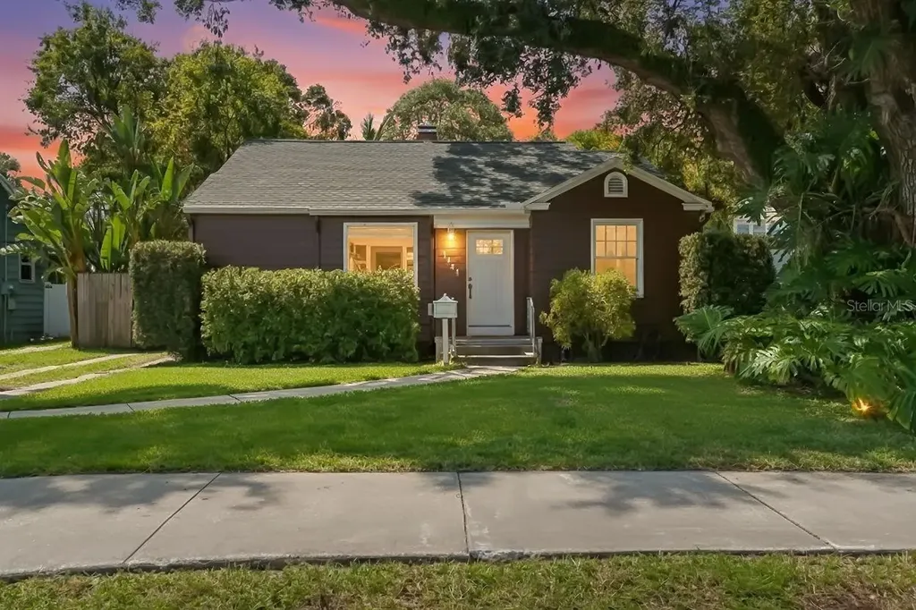 1141 Drew Street Clearwater FL 33755