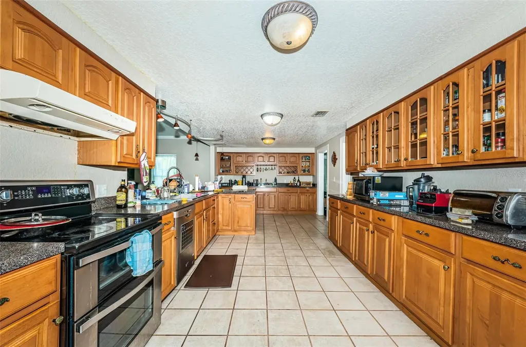 3730 Foster Hill Drive N St Petersburg FL 33704