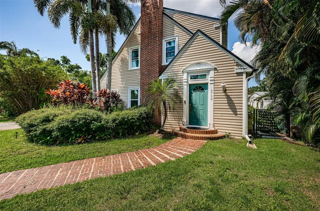 3730 Foster Hill Drive N St Petersburg FL 33704