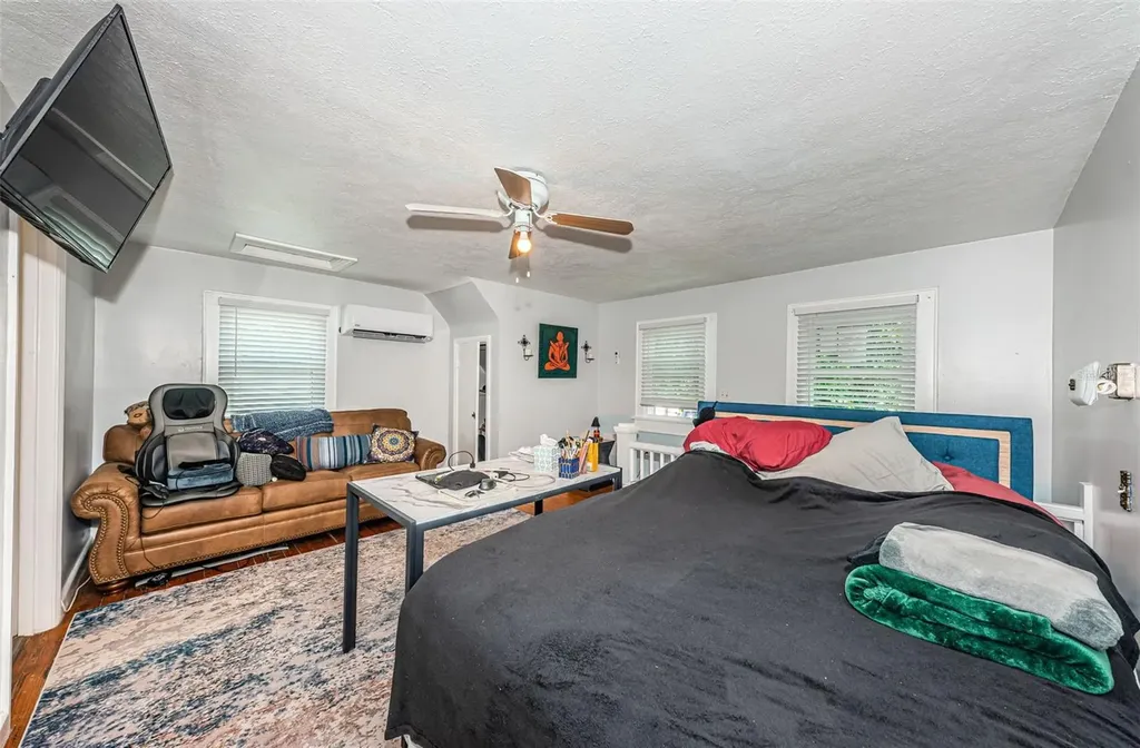 3730 Foster Hill Drive N St Petersburg FL 33704