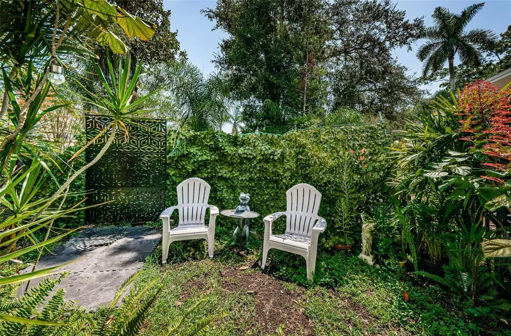 3730 Foster Hill Drive N St Petersburg FL 33704