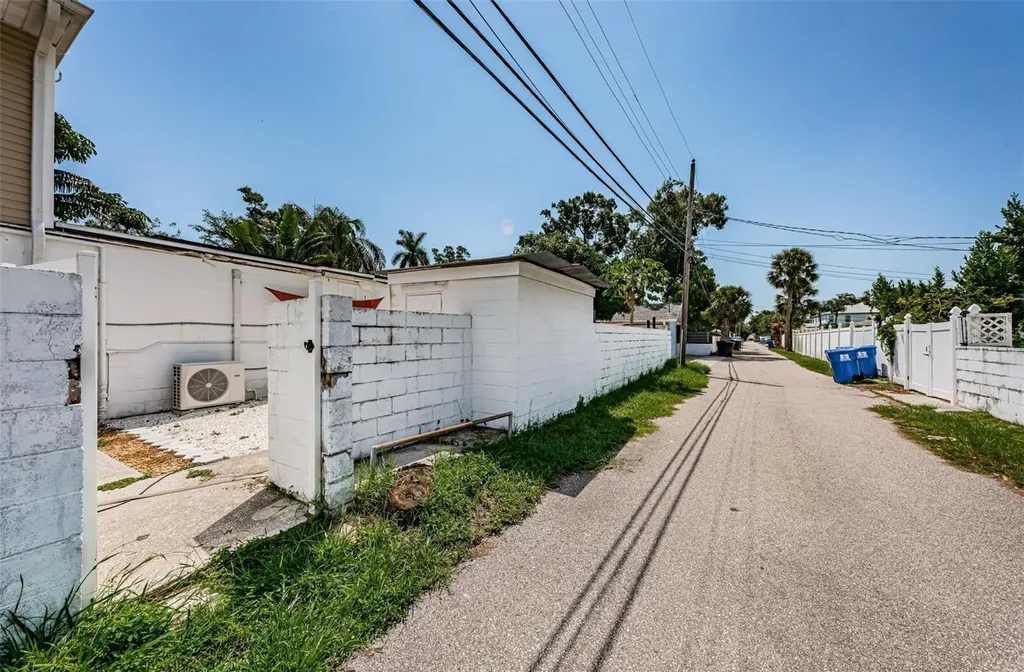 3730 Foster Hill Drive N St Petersburg FL 33704