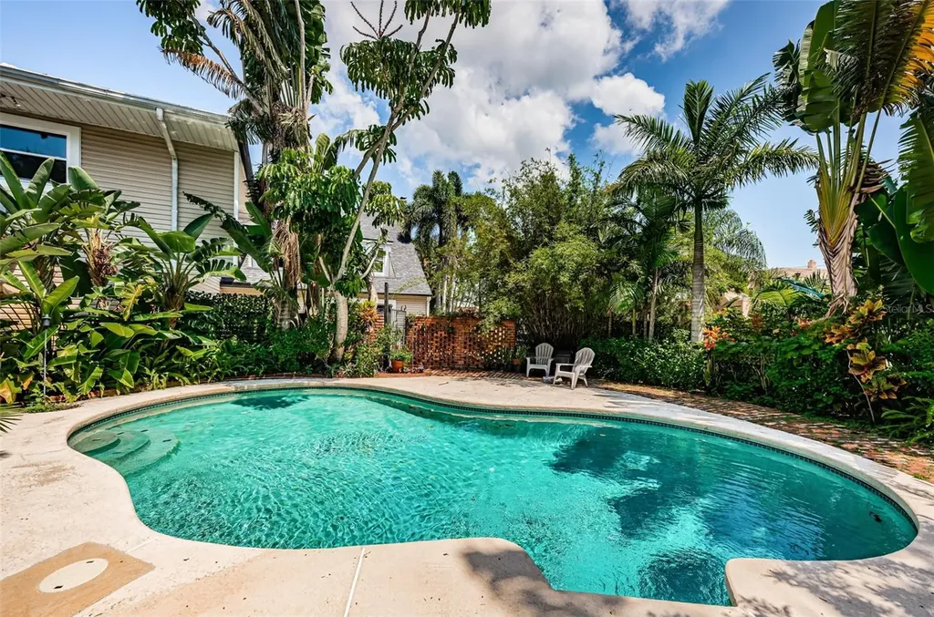 3730 Foster Hill Drive N St Petersburg FL 33704