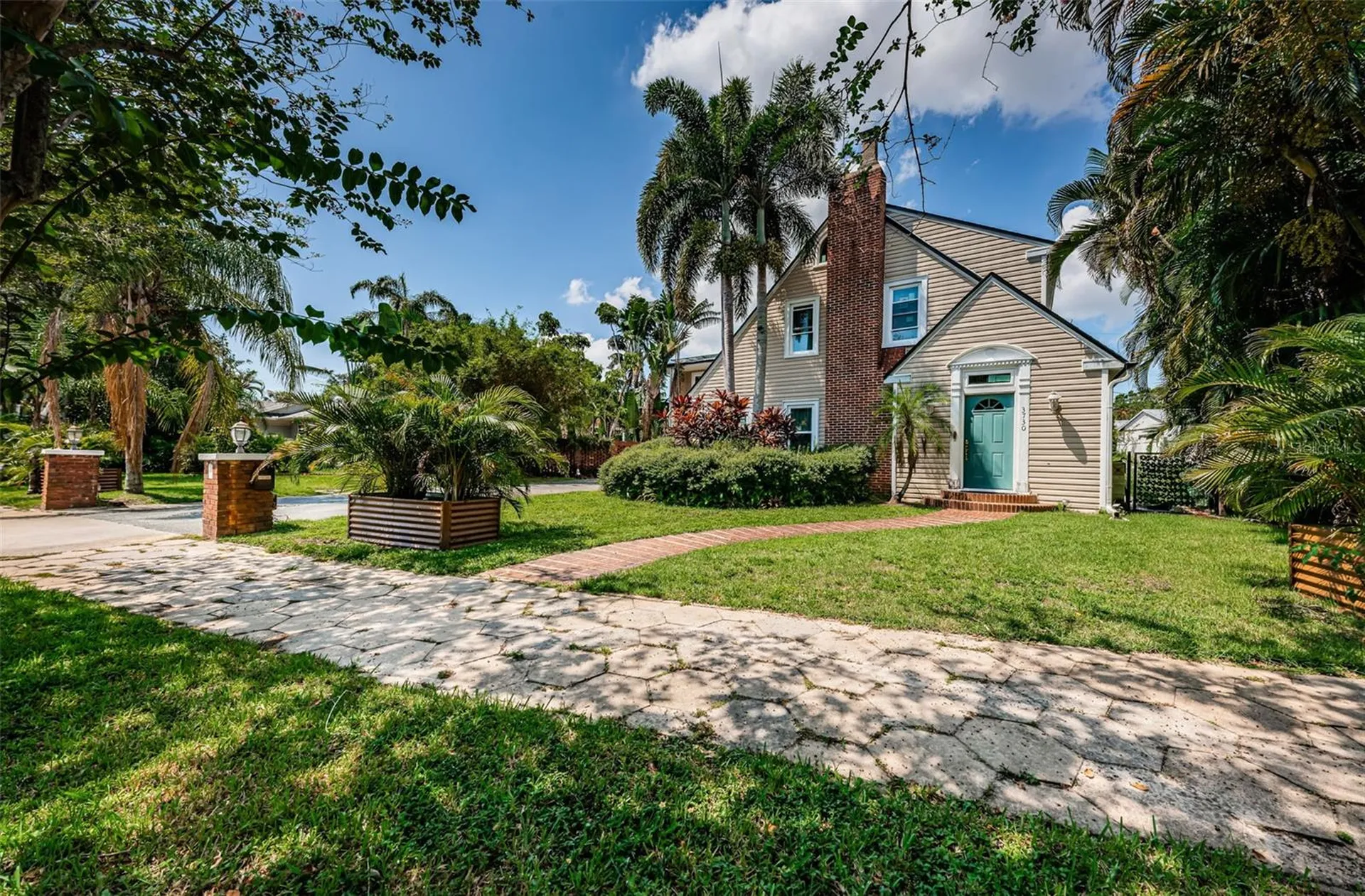 3730 Foster Hill Drive N St Petersburg FL 33704