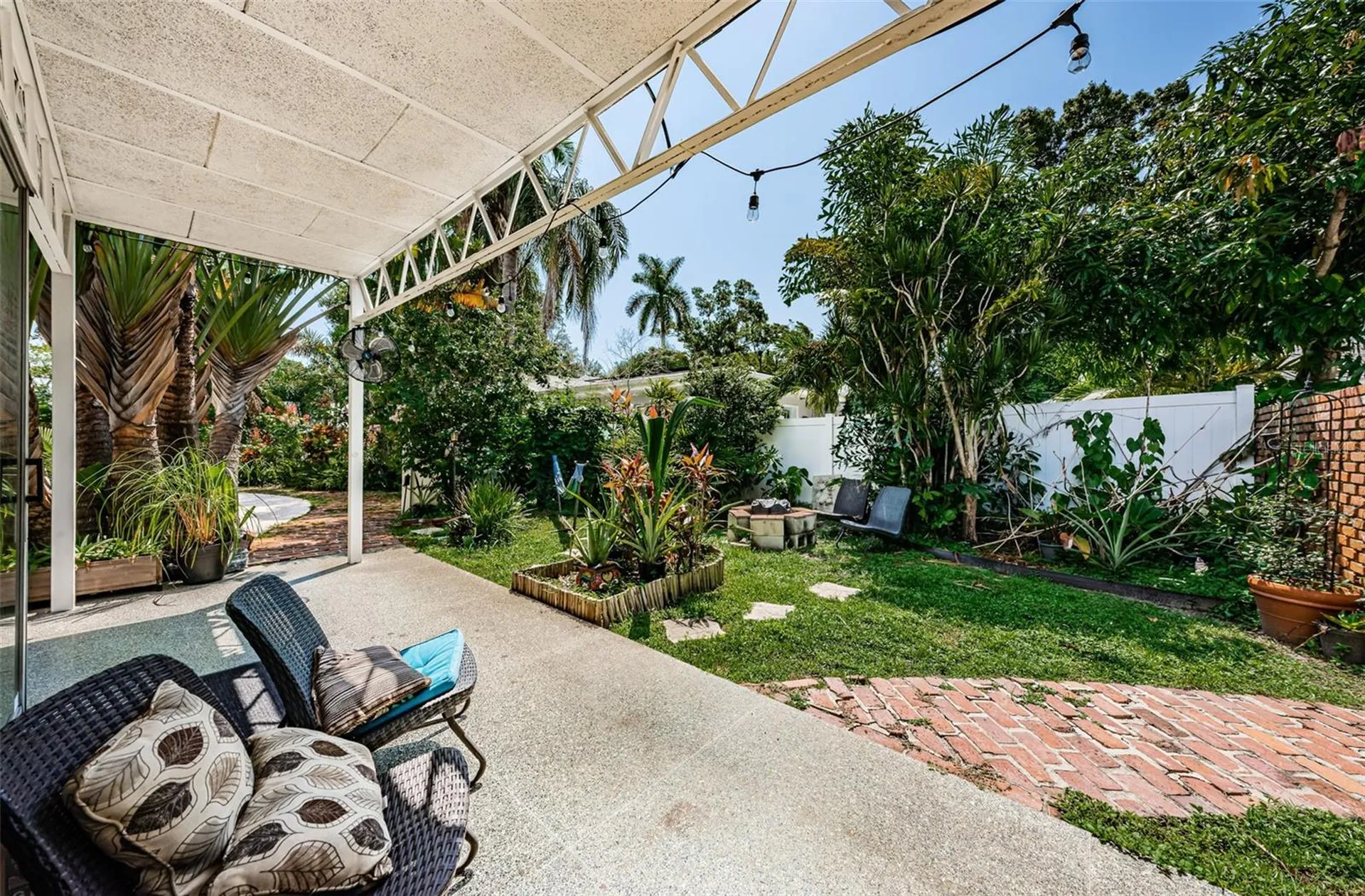 3730 Foster Hill Drive N St Petersburg FL 33704