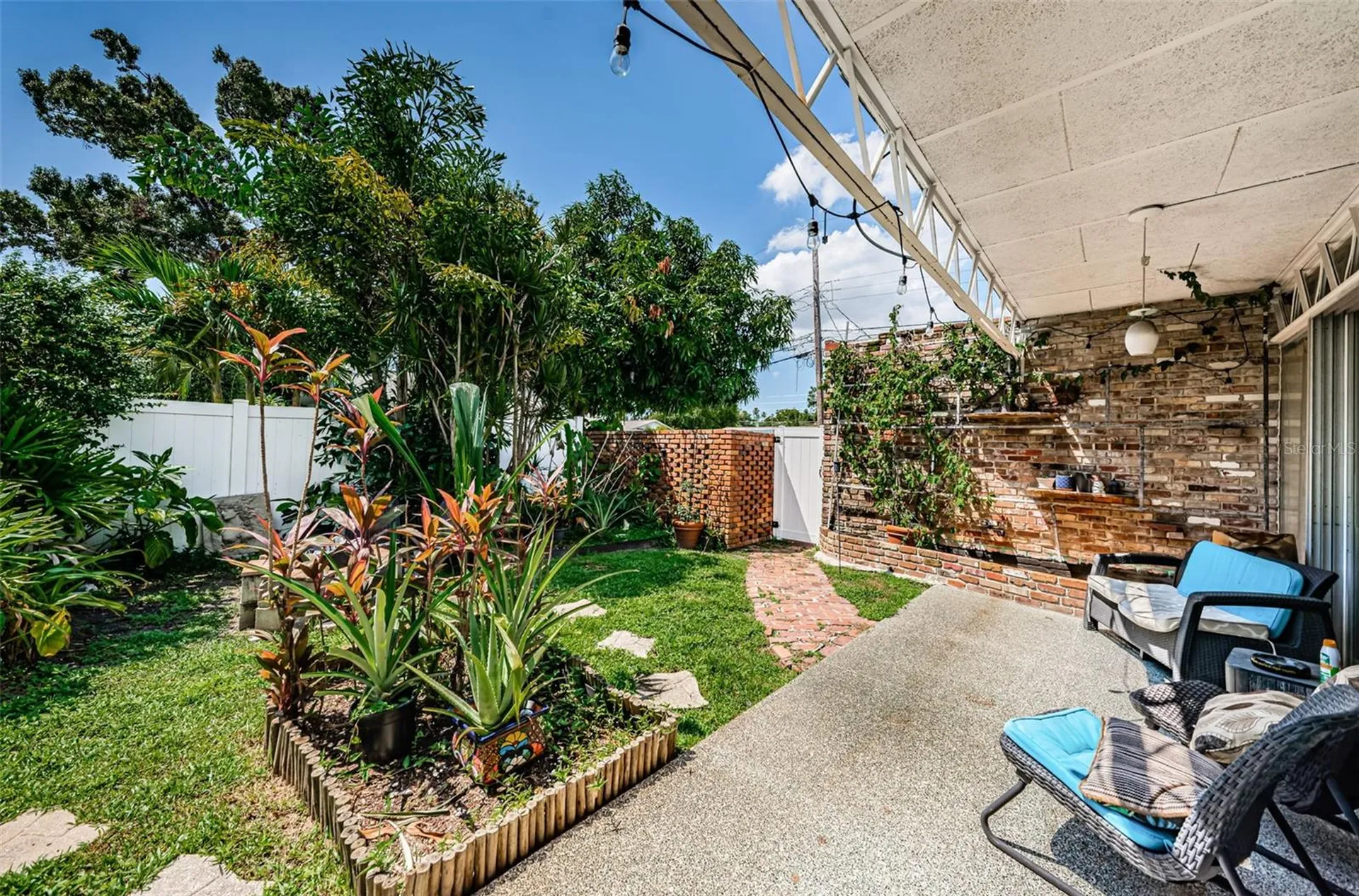 3730 Foster Hill Drive N St Petersburg FL 33704