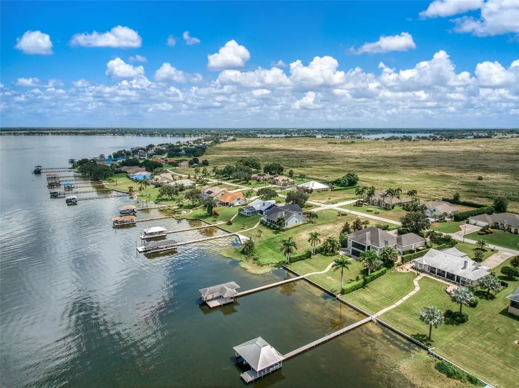632 Sunset Pointe Drive Lake Placid FL 33852