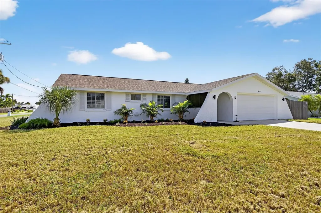 635 Jamaica Circle E Apollo Beach FL 33572