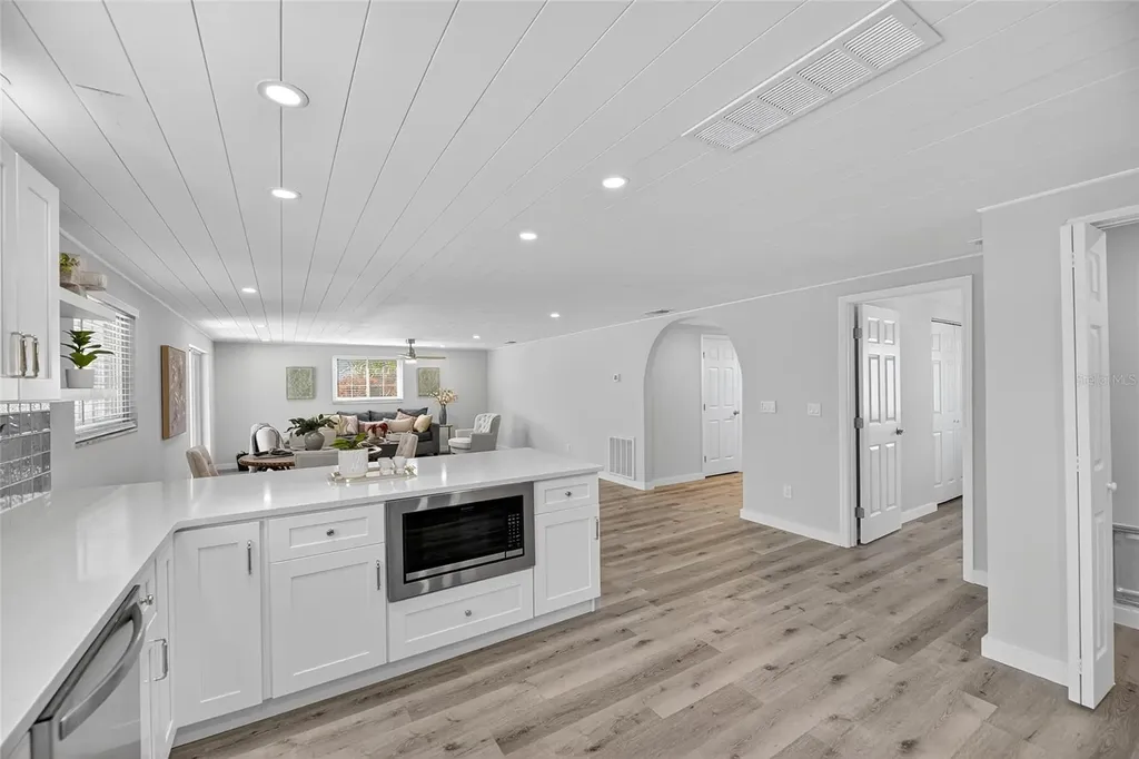 635 Jamaica Circle E Apollo Beach FL 33572