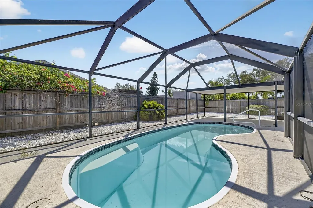 635 Jamaica Circle E Apollo Beach FL 33572