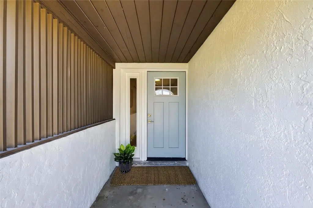 635 Jamaica Circle E Apollo Beach FL 33572
