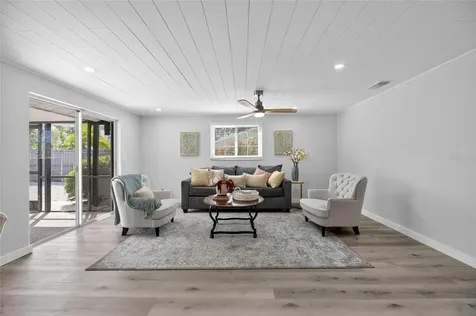 635 Jamaica Circle E Apollo Beach FL 33572