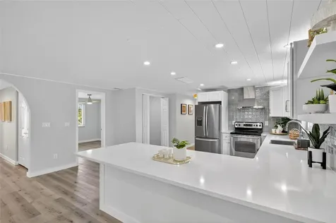 635 Jamaica Circle E Apollo Beach FL 33572