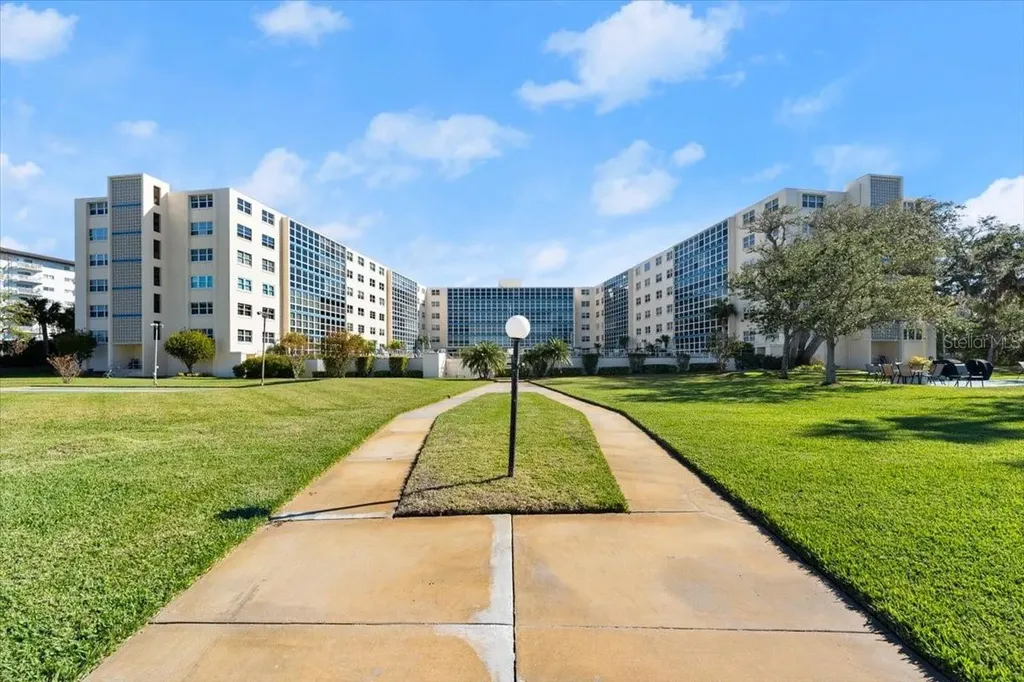 1224 S Peninsula Drive Daytona Beach FL 32118