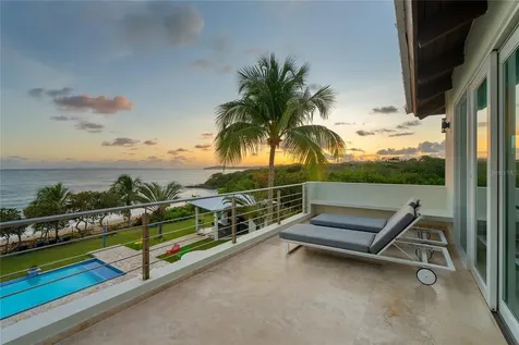 Beach Village #8 Carr 200 Km 3.1 Vieques PR 00765