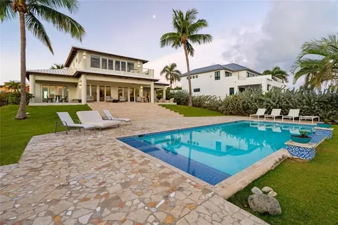 Beach Village #8 Carr 200 Km 3.1 Vieques PR 00765
