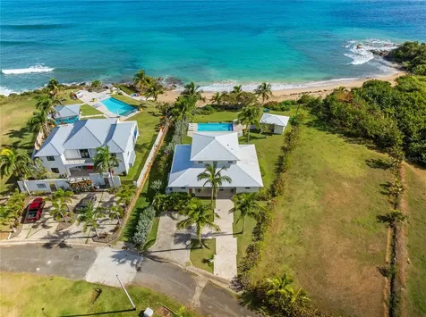 Beach Village #8 Carr 200 Km 3.1 Vieques PR 00765