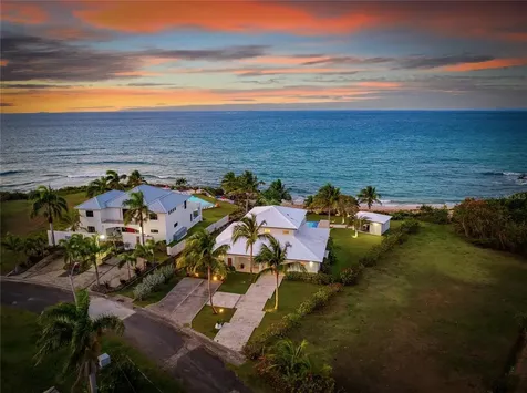 Beach Village #8 Carr 200 Km 3.1 Vieques PR 00765