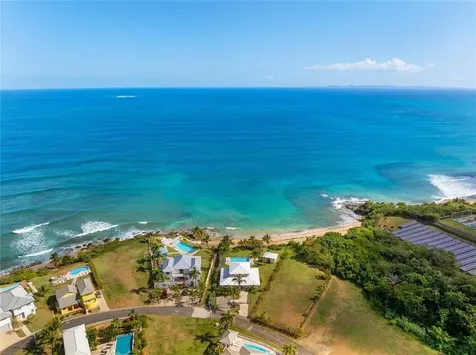 Beach Village #8 Carr 200 Km 3.1 Vieques PR 00765