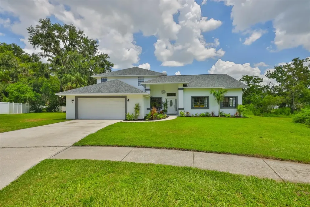 712 Sportsman Park Drive Seffner FL 33584