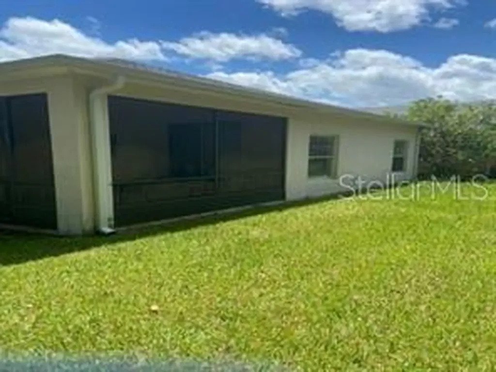 44 Pinetree Drive Palm Coast FL 32164
