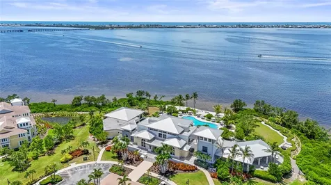 303 Compass Point Drive Bradenton FL 34209
