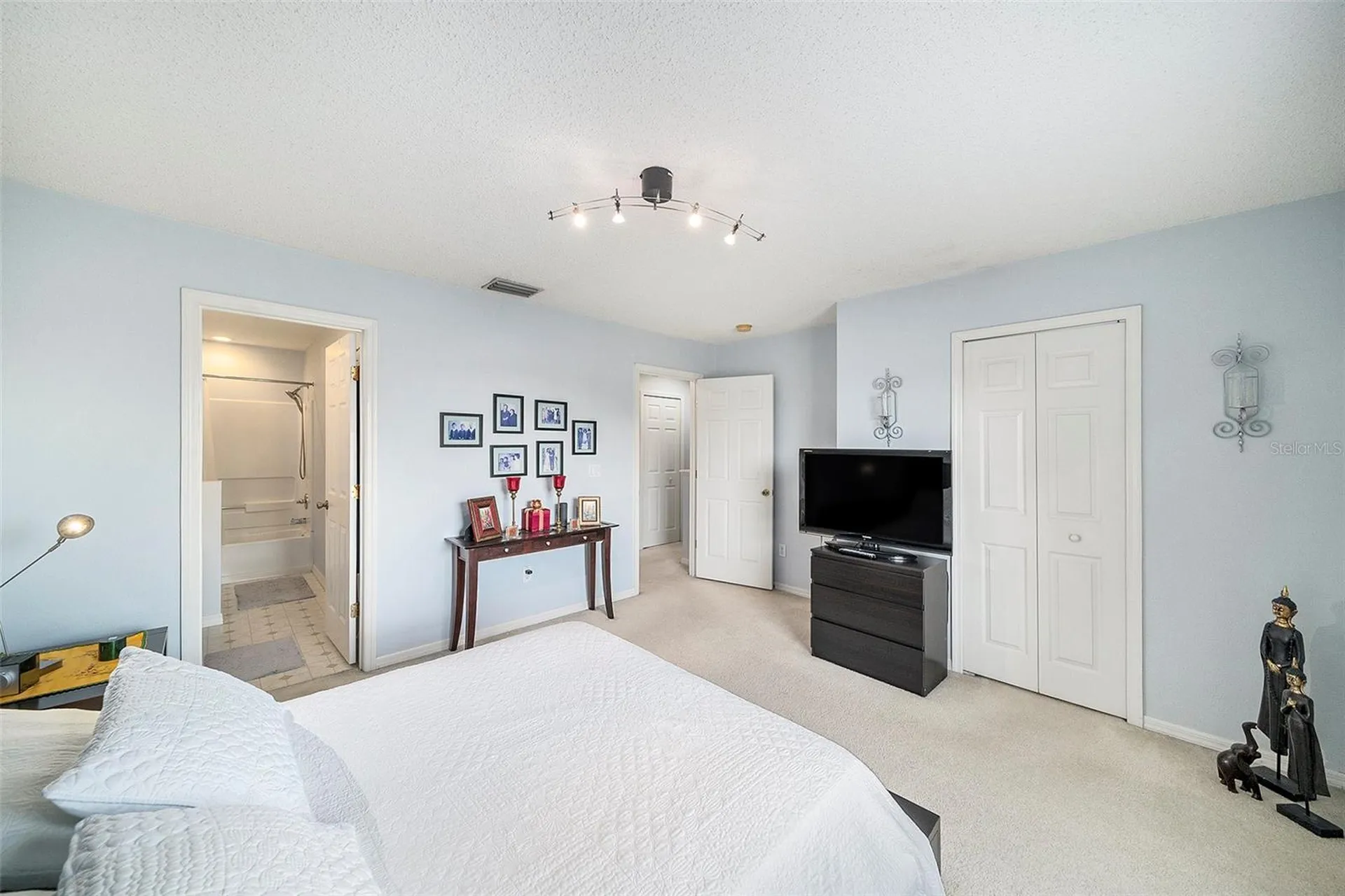 8534 Edgewater Place Boulevard Tampa FL 33615