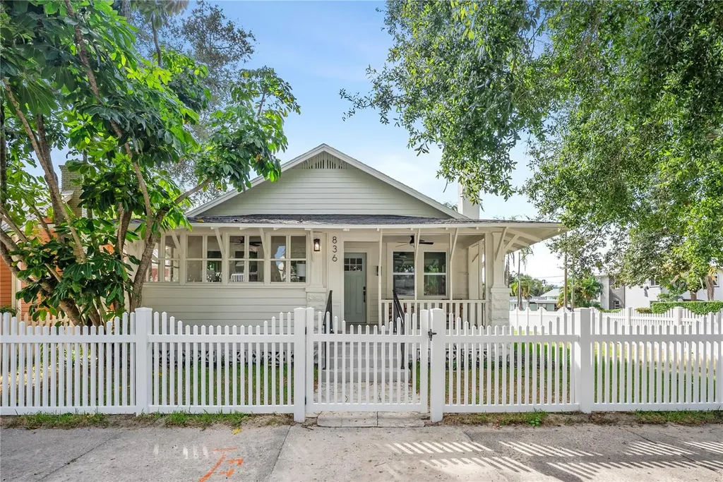 836 5th Street N St Petersburg FL 33701