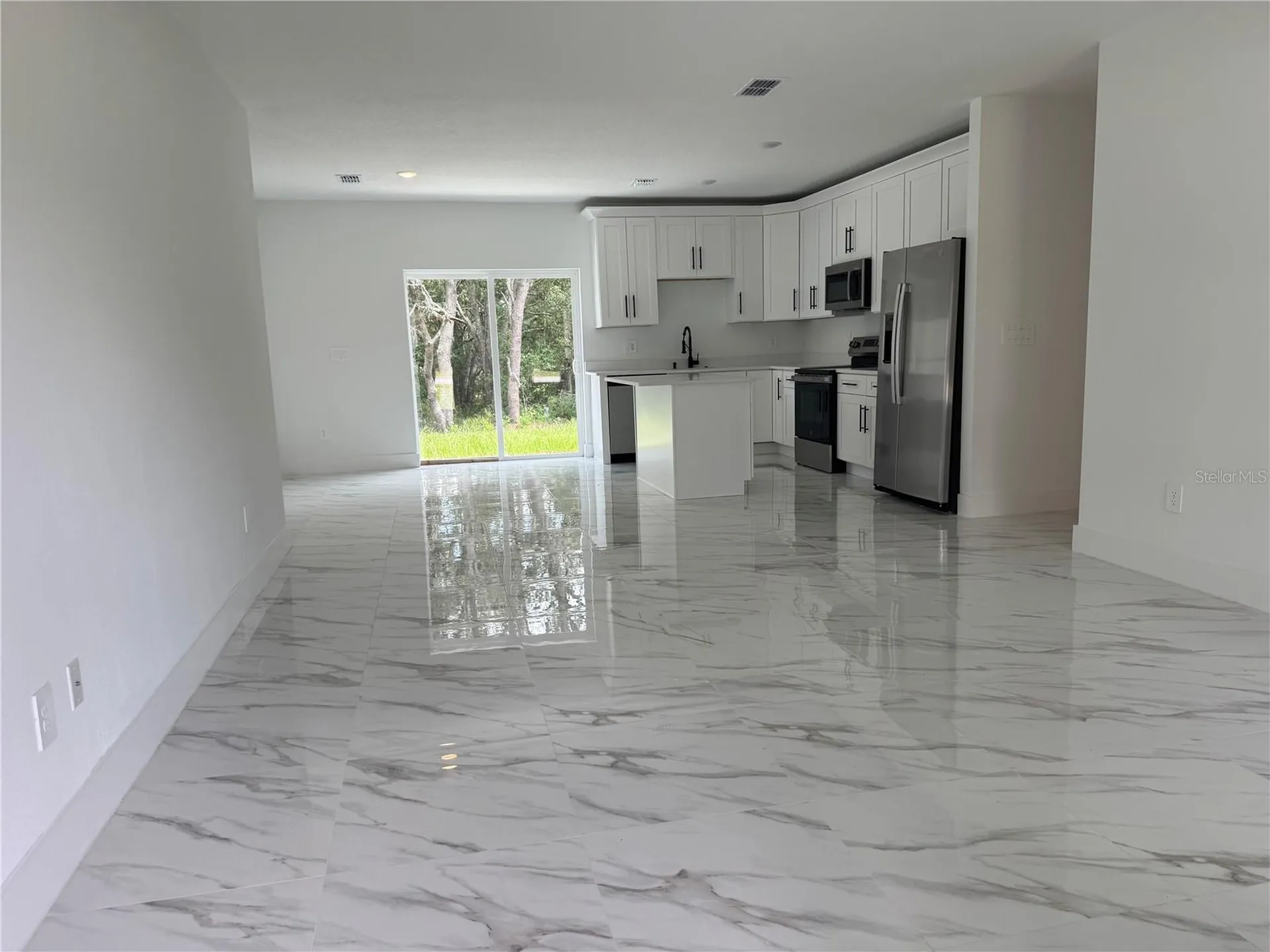 2007 W Hamshire Boulevard Dunnellon FL 34434