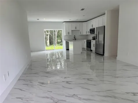 2007 W Hamshire Boulevard Dunnellon FL 34434