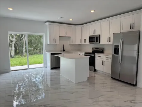 2007 W Hamshire Boulevard Dunnellon FL 34434