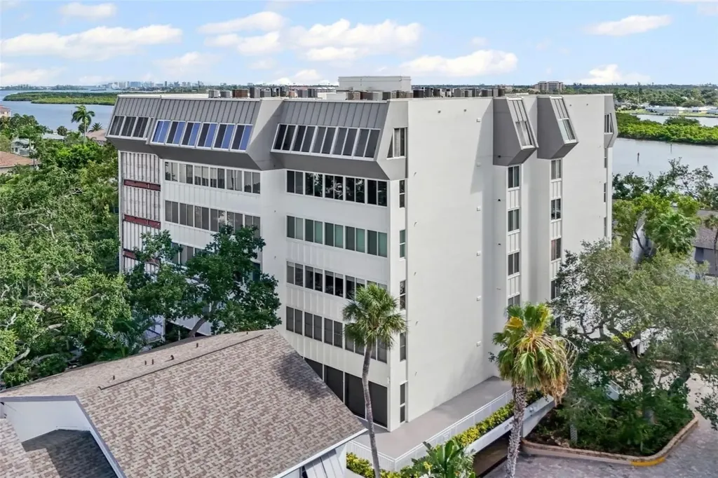 1255 E Peppertree Drive Sarasota FL 34242