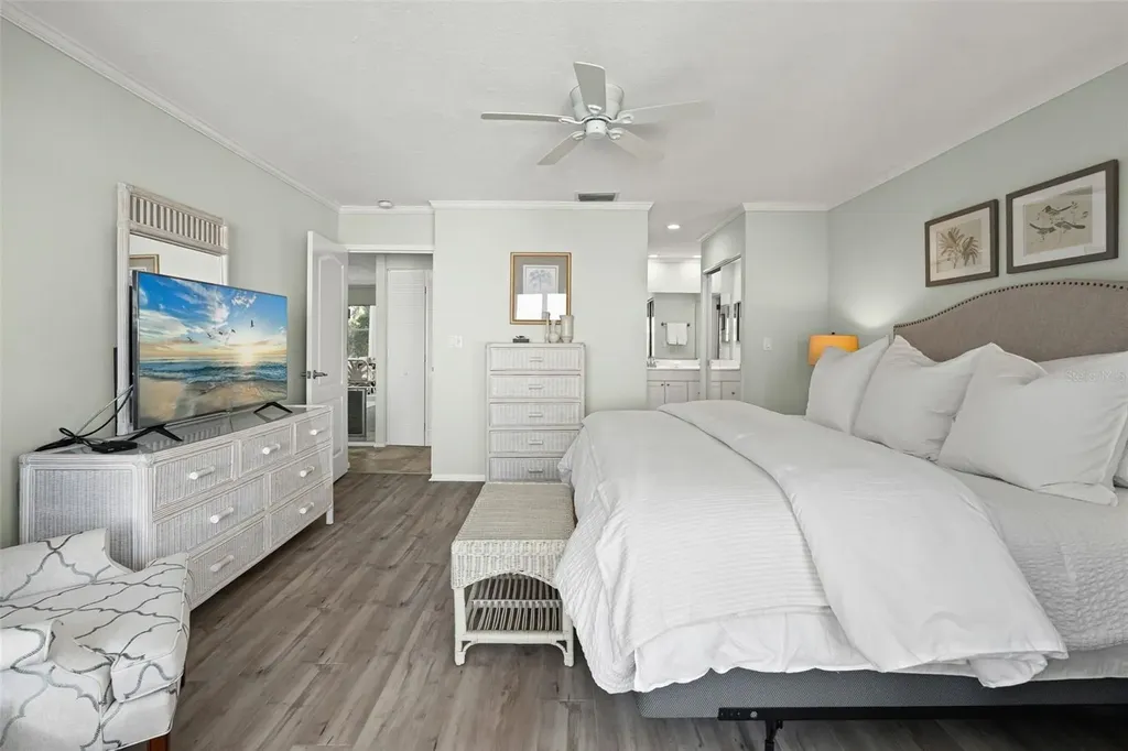 1255 E Peppertree Drive Sarasota FL 34242