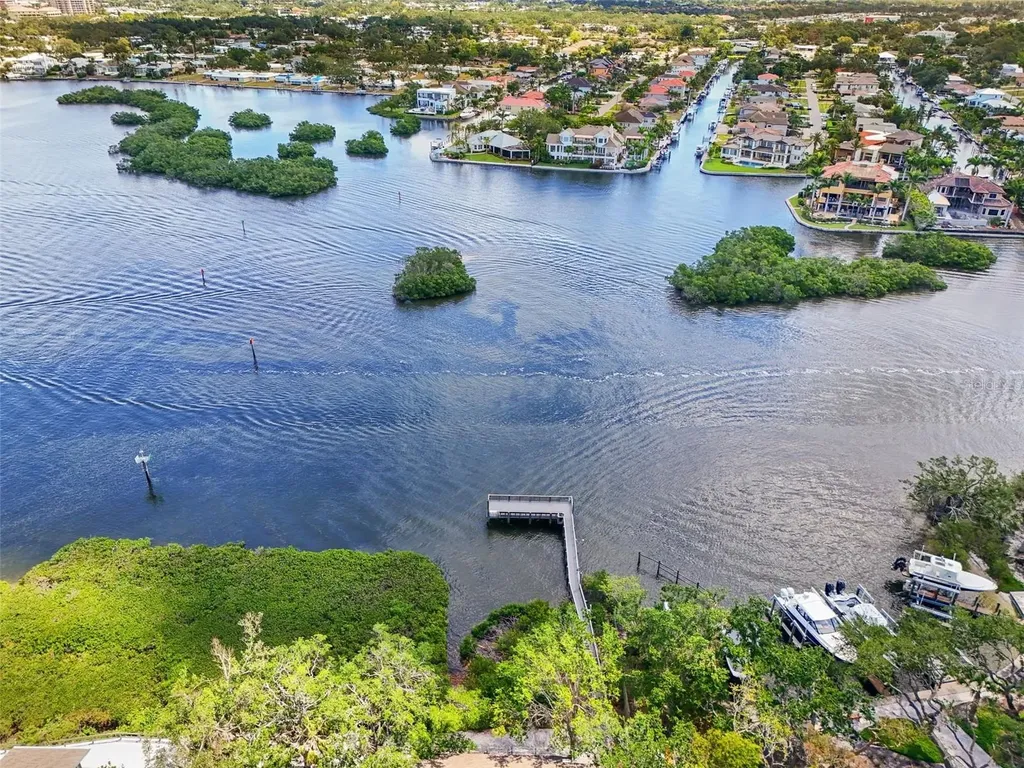 1255 E Peppertree Drive Sarasota FL 34242