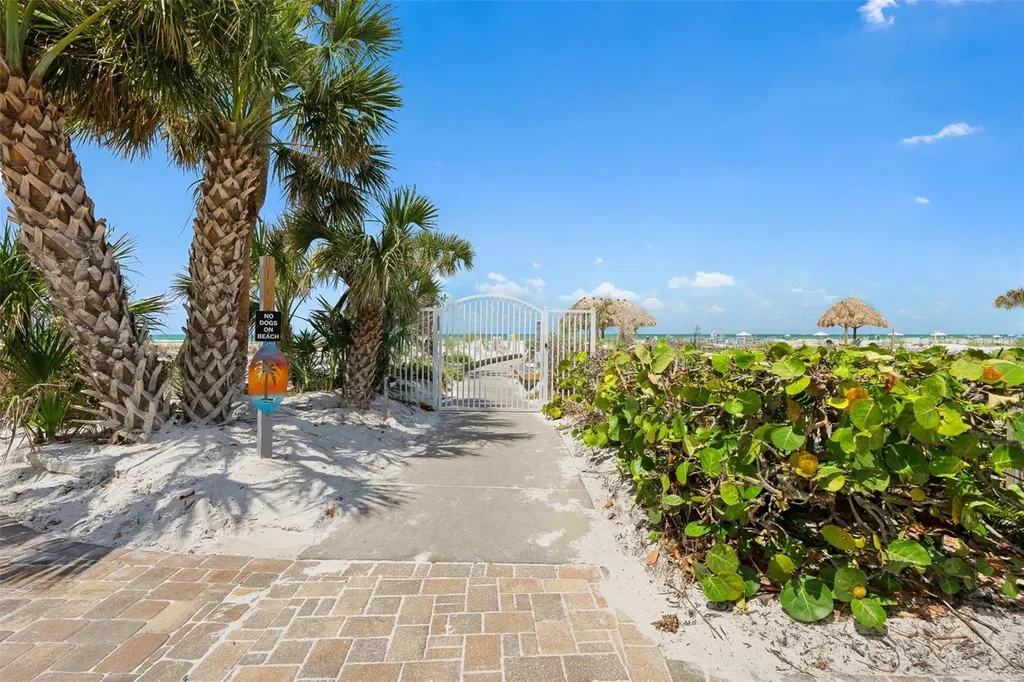 1255 E Peppertree Drive Sarasota FL 34242