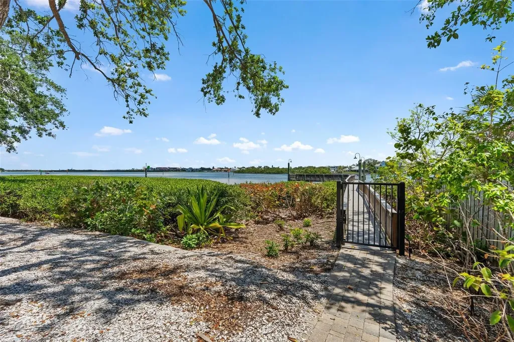 1255 E Peppertree Drive Sarasota FL 34242