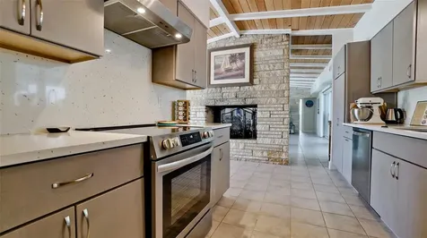 784 Saint Judes Dr N Longboat Key FL 34228