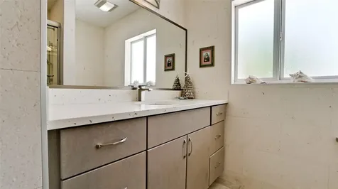 784 Saint Judes Dr N Longboat Key FL 34228
