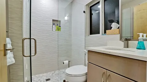 784 Saint Judes Dr N Longboat Key FL 34228