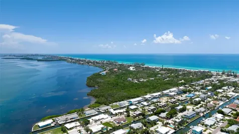 784 Saint Judes Dr N Longboat Key FL 34228