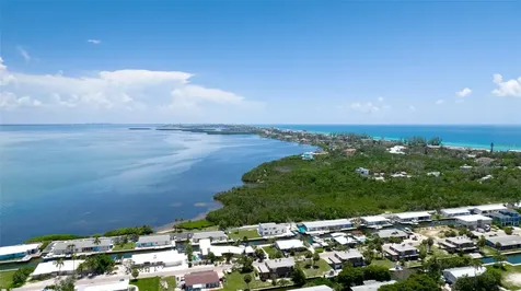 784 Saint Judes Dr N Longboat Key FL 34228