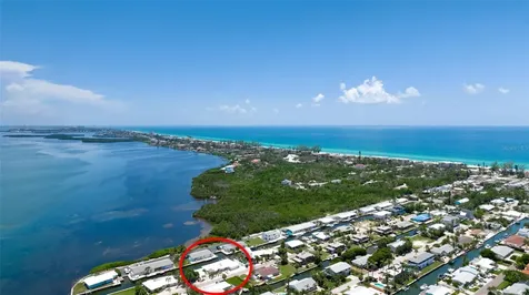 784 Saint Judes Dr N Longboat Key FL 34228