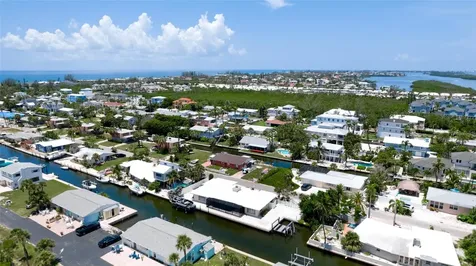784 Saint Judes Dr N Longboat Key FL 34228