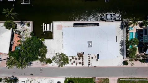 784 Saint Judes Dr N Longboat Key FL 34228
