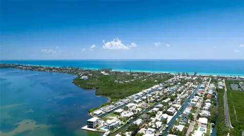 784 Saint Judes Dr N Longboat Key FL 34228