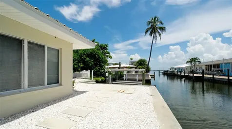 784 Saint Judes Dr N Longboat Key FL 34228
